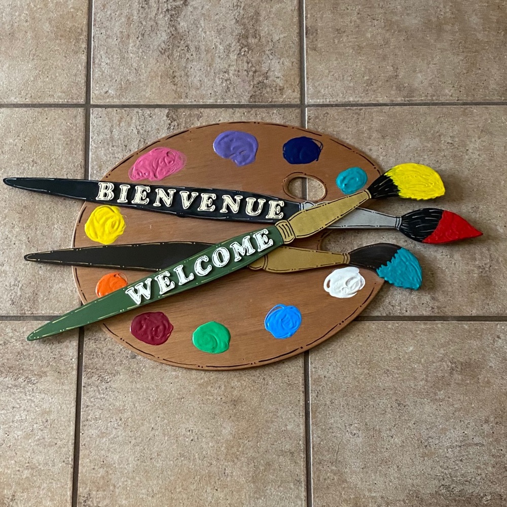 Handmade Unique “Welcome/Bienvenue” Sign 25”x14”
